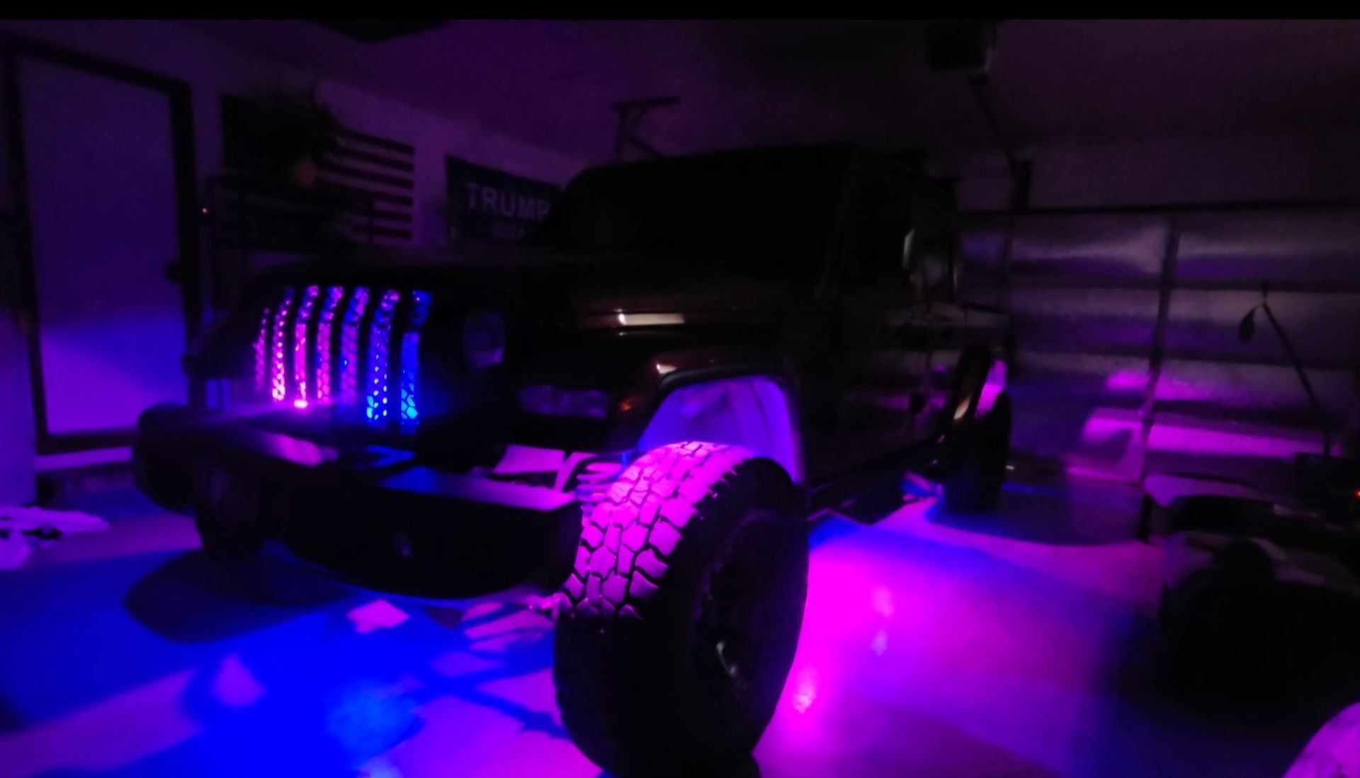 Rock lights, under glow, vehicle lighting